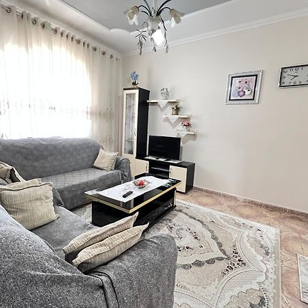 Guest House Sandri Sarandë Eksteriør billede